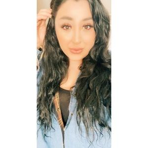 Meet your Posher, Anjelica